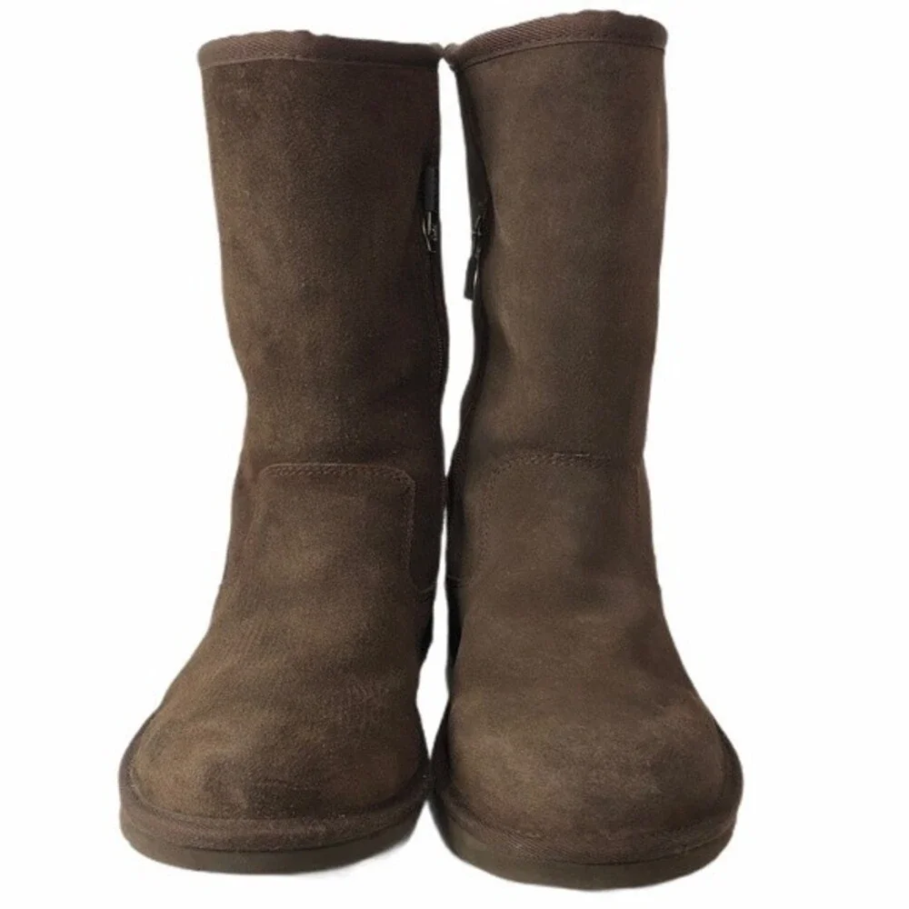 brown UGG Sherpa boots‎ size 5